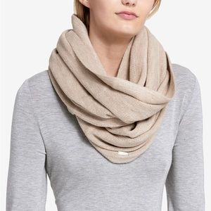 💝Calvin Klein Beige Infinity Scarf💝